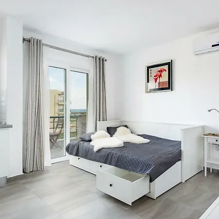 Thalassabeach Апартаменты *